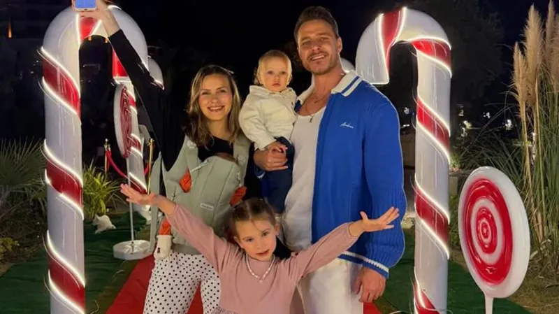 Burak Çelik’ten Mutlu Aile Pozları! Eşi ve Çocuklarıyla Beğeni Topladı