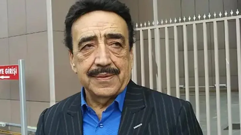 Hakkı Bulut Sahnedeyken Rahatsızlandı! Menajerinden İlk Açıklama Geldi